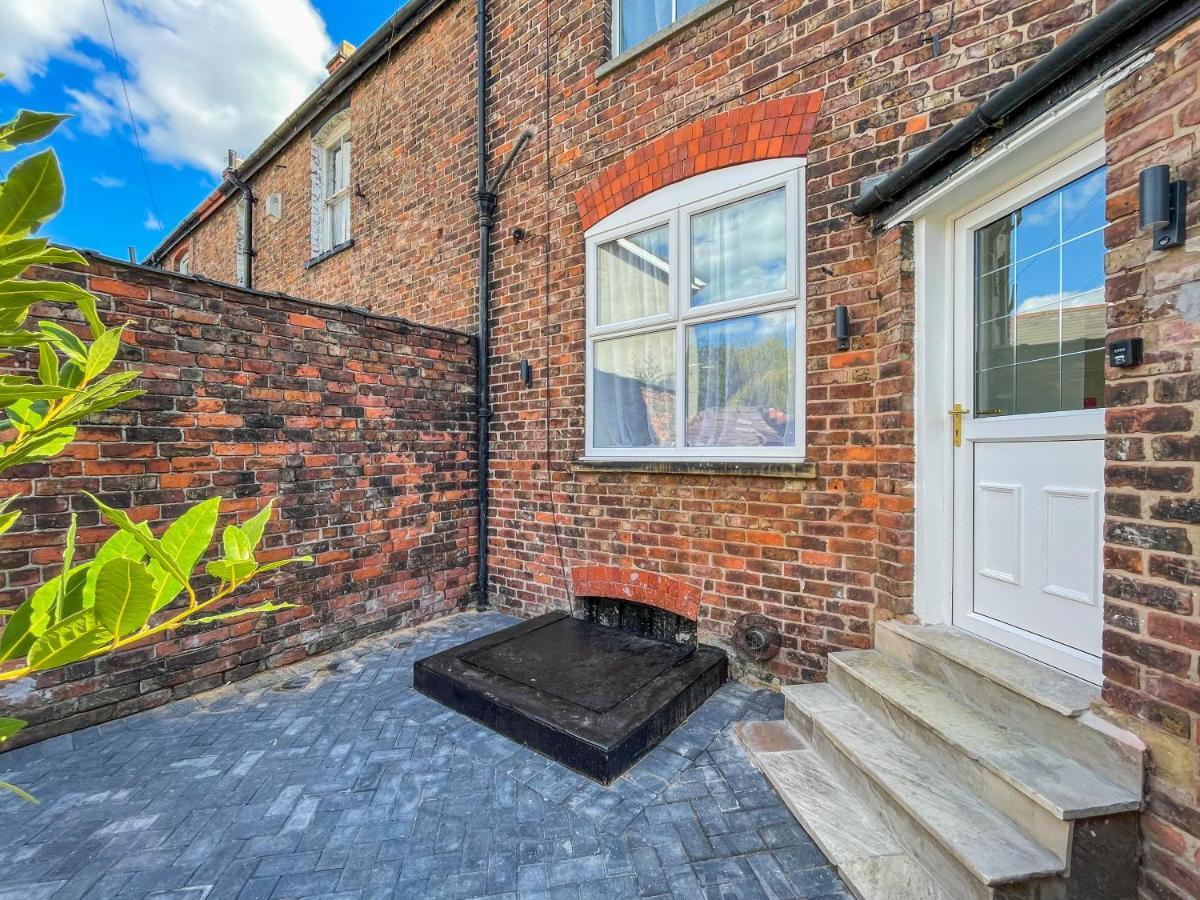 46 Ashfield Rd, *