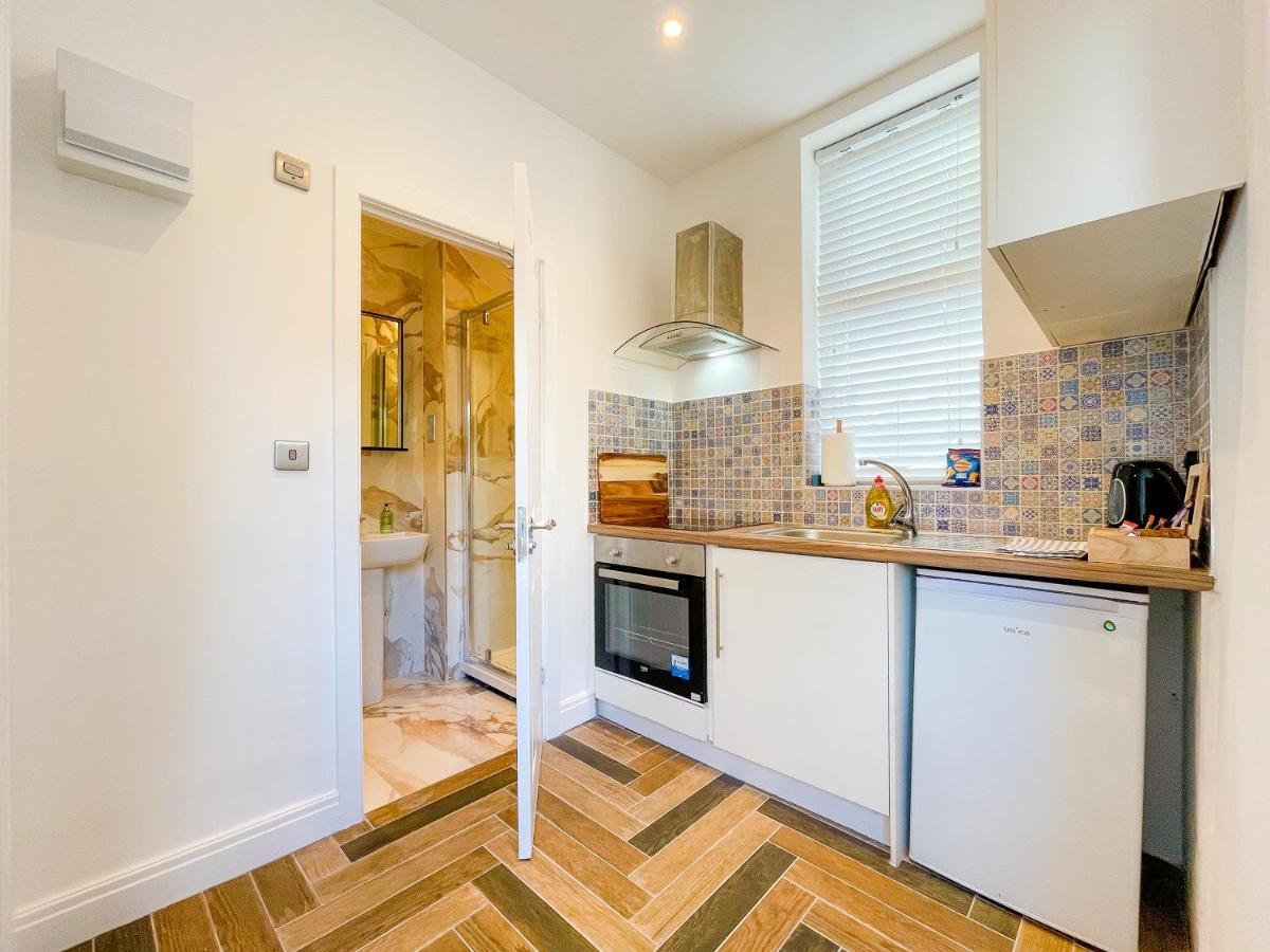 46 Ashfield Rd, * Altrincham